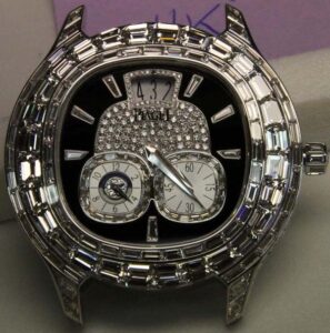 Nghệ thuật đính đá quý cầu kỳ trên cỗ máy Piaget 1