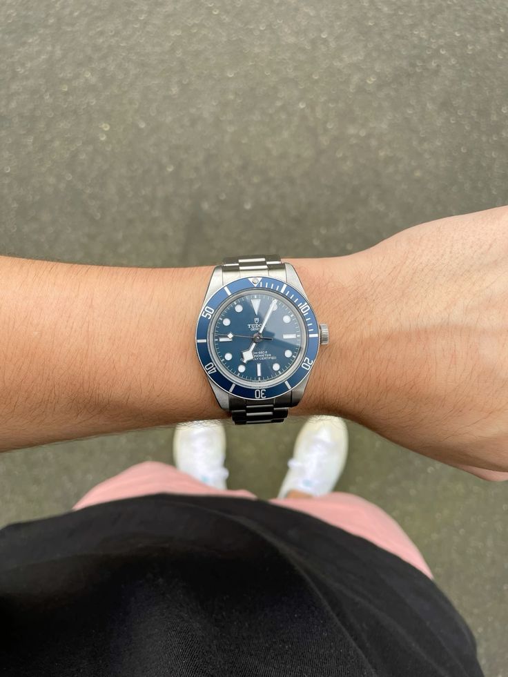Sức hấp dẫn bất tận từ thiết kế Tudor Black Bay. 3