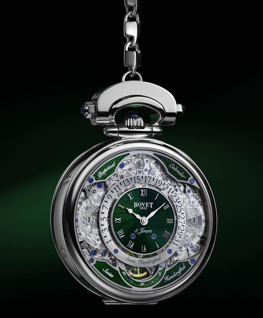 Kiểu dáng quả quýt hoài cổ độc đáo thương hiệu Bovet. 2