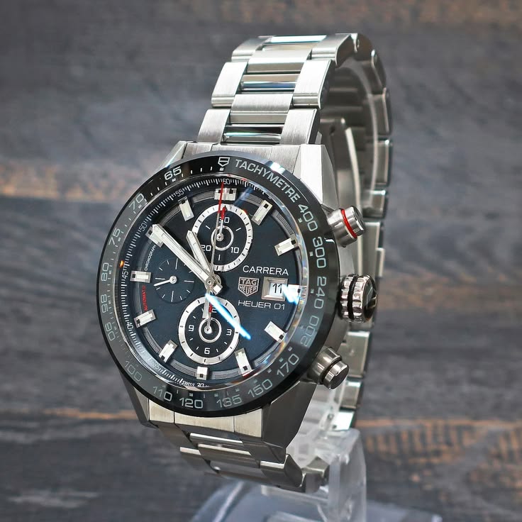 Tìm hiểu cơ chế bấm giờ cỗ máy TAG Heuer Carrera. 2