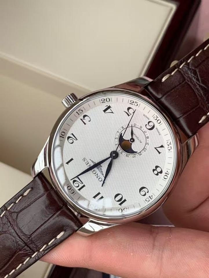 Trải nghiệm thiết kế thanh lịch trên đồng hồ Longines Record. 3