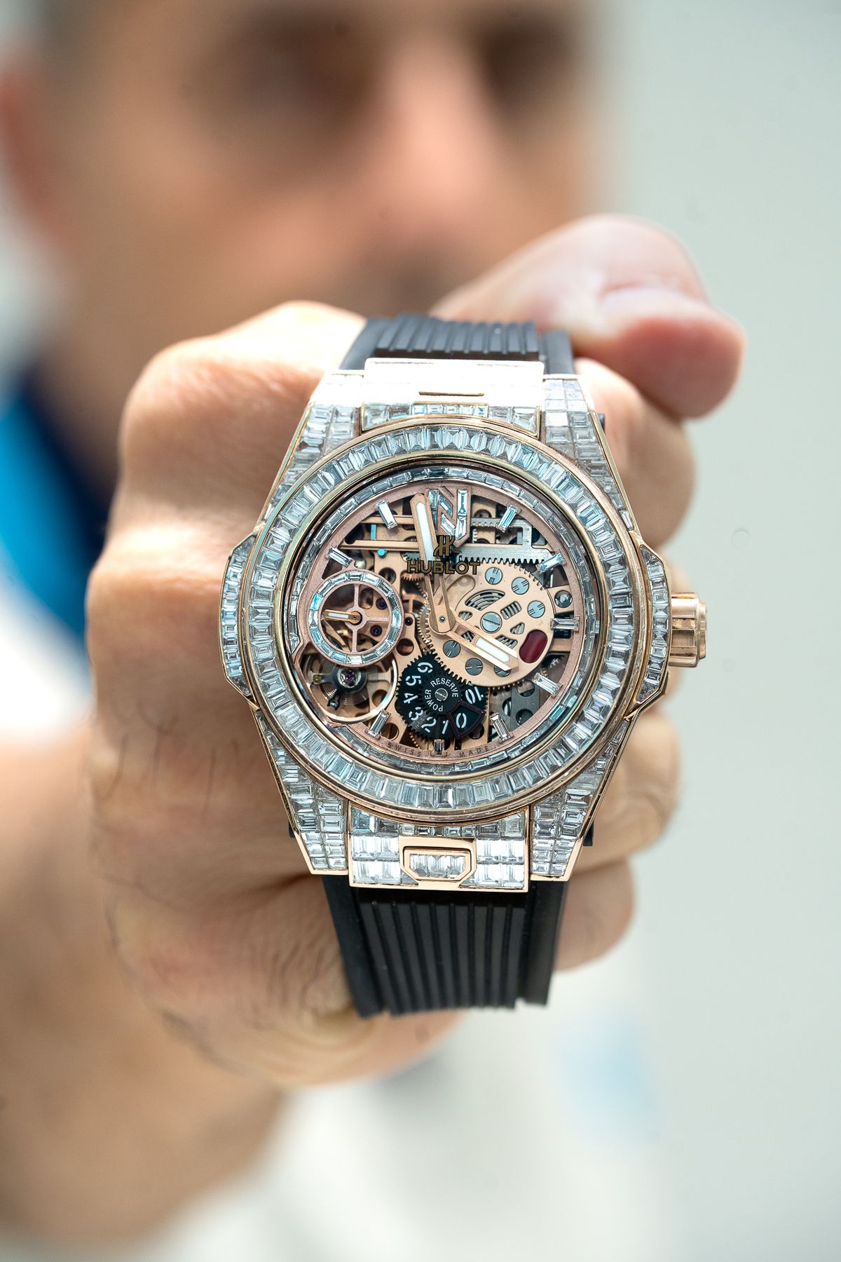 Nghệ thuật kết hợp chất liệu cỗ máy Hublot Big Bang. 3