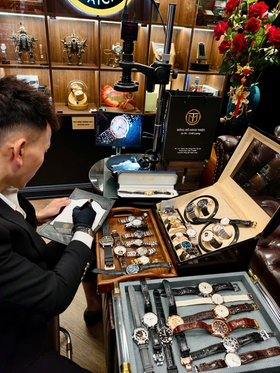  Thu mua dây chuyền vàng đúc cùng Omega Seamaster Aqua Terra. 1