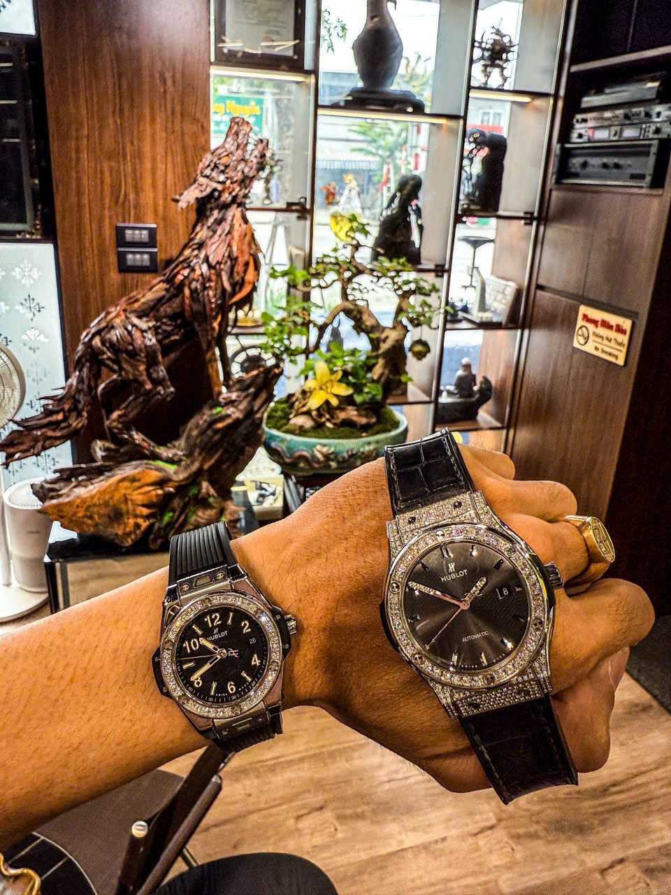 Thu mua lắc tay vàng cùng đồng hồ Zenith Chronomaster cũ 1