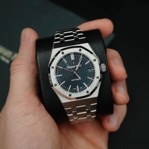Nguyên nhân dây kim loại Audemars Piguet Royal Oak bị lỏng lẻo. 2