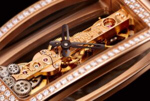 Cấu trúc bộ máy thẳng hàng Corum Golden Bridge hoạt động sao? 1