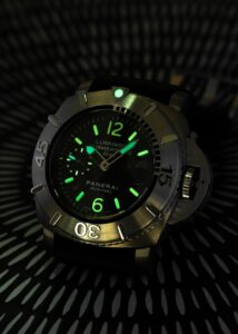 Bí mật lớp dạ quang siêu sáng trên cỗ máy Panerai Luminor. 2