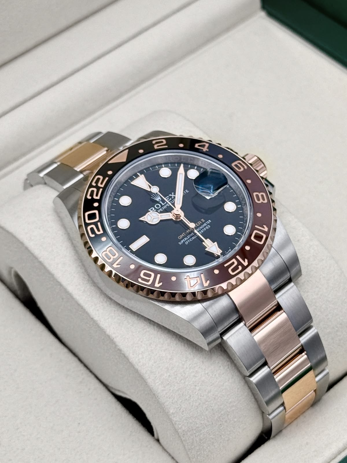 Sức hút mãnh liệt từ mặt số thiên thạch Rolex GMT Master. 1