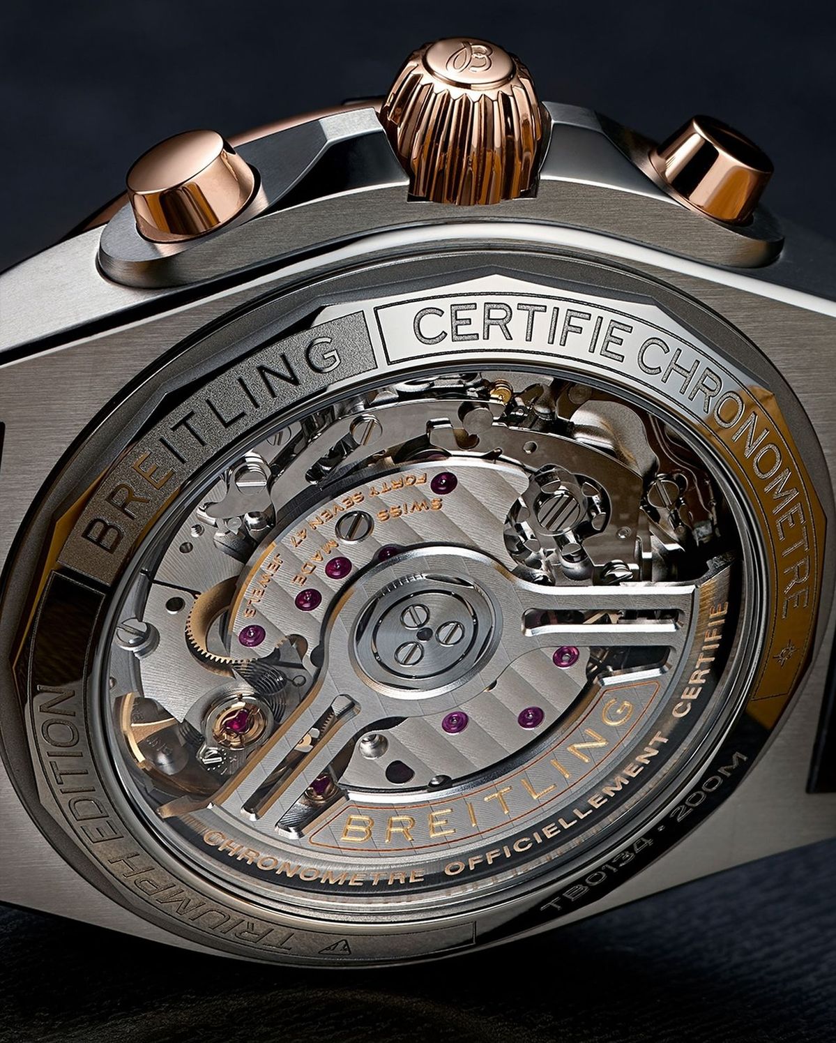 Vì sao vành bezel xoay Breitling Chronomat bị kẹt khó xoay? 1