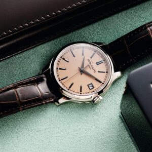 Tại sao vành khía đồng hồ Patek Philippe Calatrava luôn tỏa sáng? 1