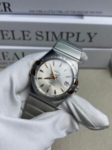 Dấu hiệu nhận biết mấu móng ghim bezel Omega Constellation bị hỏng. 1