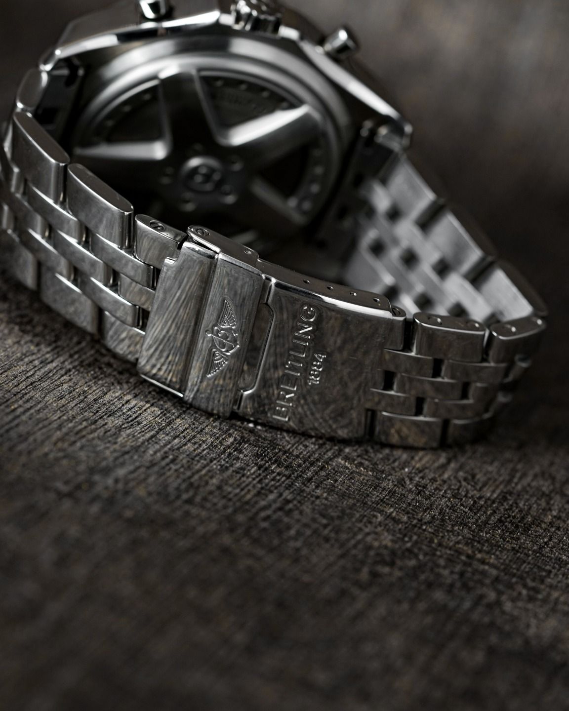 Vì sao vành bezel xoay Breitling Chronomat bị kẹt khó xoay? 3
