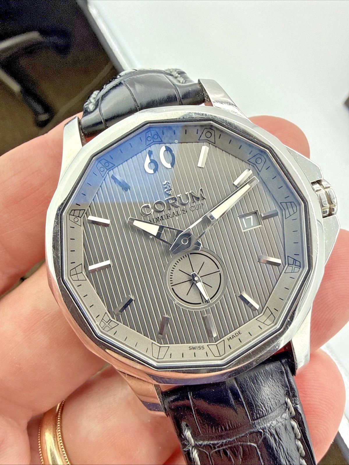 Cách khắc phục xô lệch bánh răng cỗ máy Corum Admiral. 1