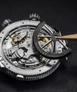 Hướng dẫn vệ sinh dây đai cao su Breguet Marine chuẩn xác. 1