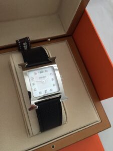 Nguyên nhân đồng hồ Hermès Arceau chạy sai giờ và cách sửa 2