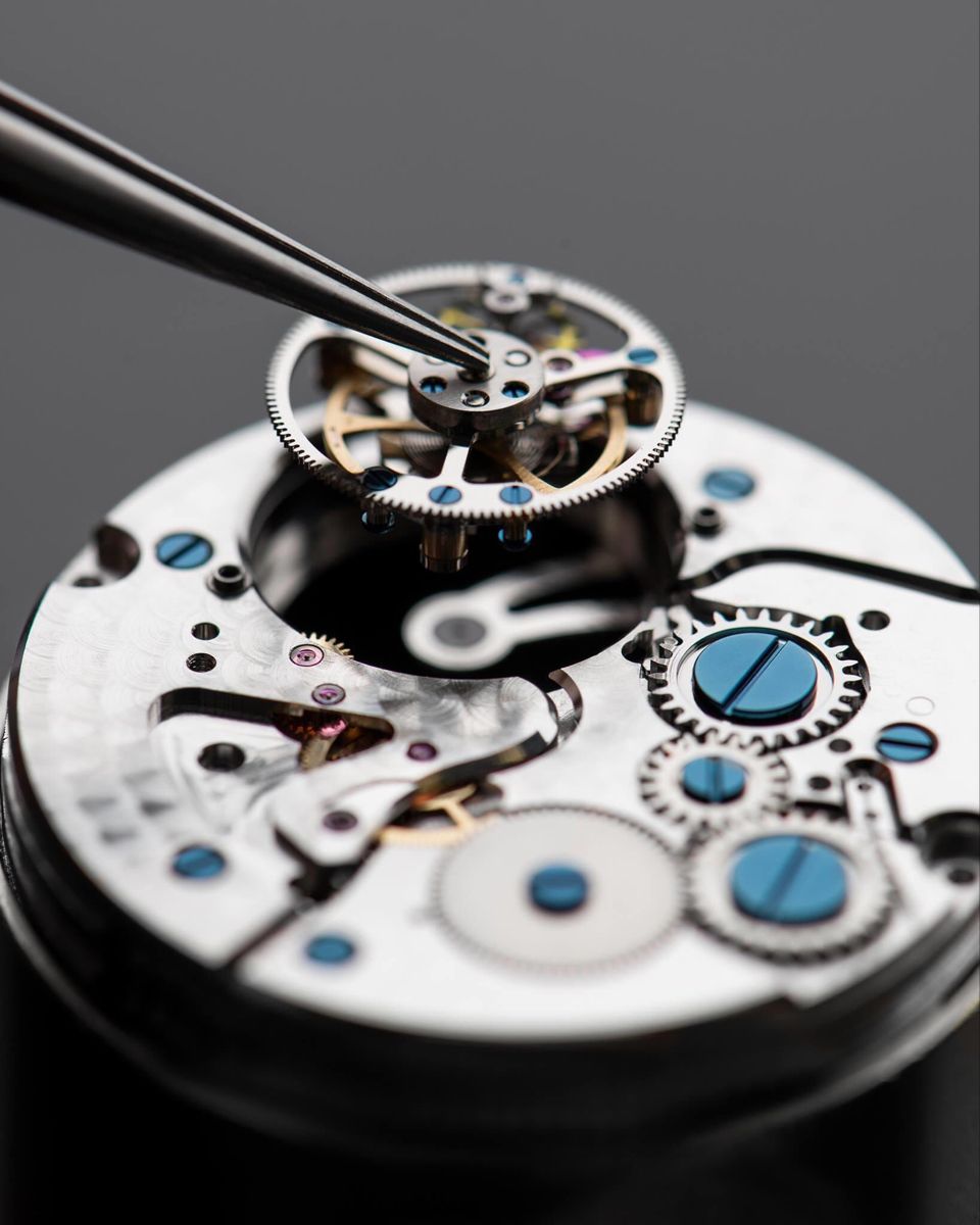 Vì sao kim mắt ngỗng Breguet trở thành chuẩn mực đồng hồ? 3