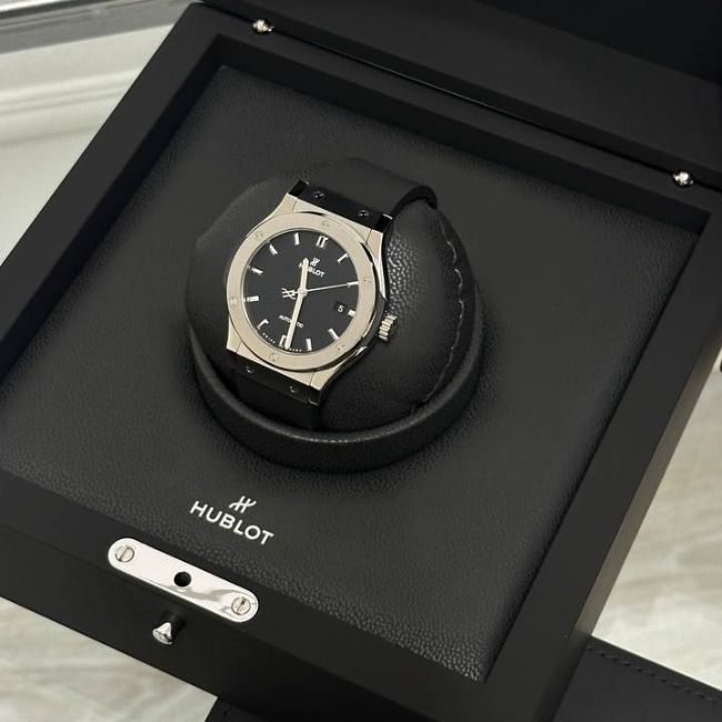 Giải đáp thắc mắc có nên mua đồng hồ Hublot cũ 2