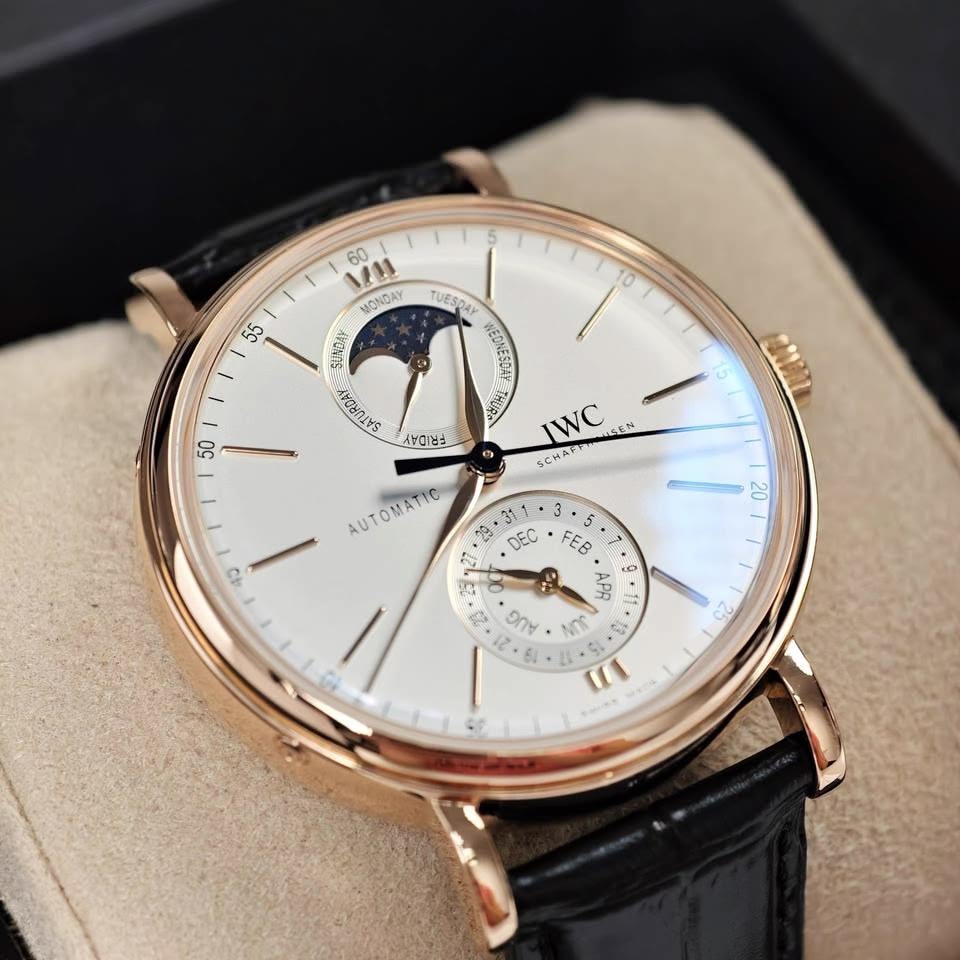Biểu hiện đồng hồ cơ IWC chạy sai giờ do nhiễm từ. 2