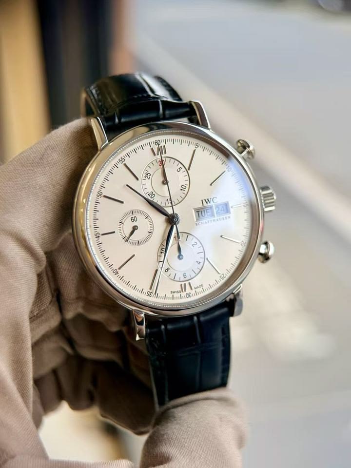 Biểu hiện đồng hồ cơ IWC chạy sai giờ do nhiễm từ. 3