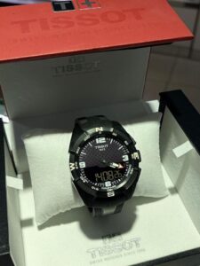 Có nên gọi thợ tới nhà thu mua đồng hồ cũ Tissot? 1