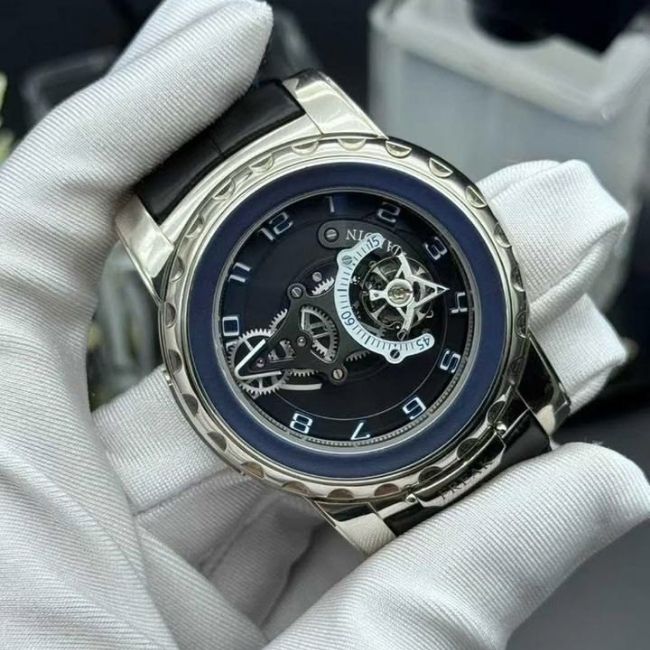 Quy trình Đồng hồ Minh Triệu thâu tóm siêu phẩm Ulysse Nardin. 3