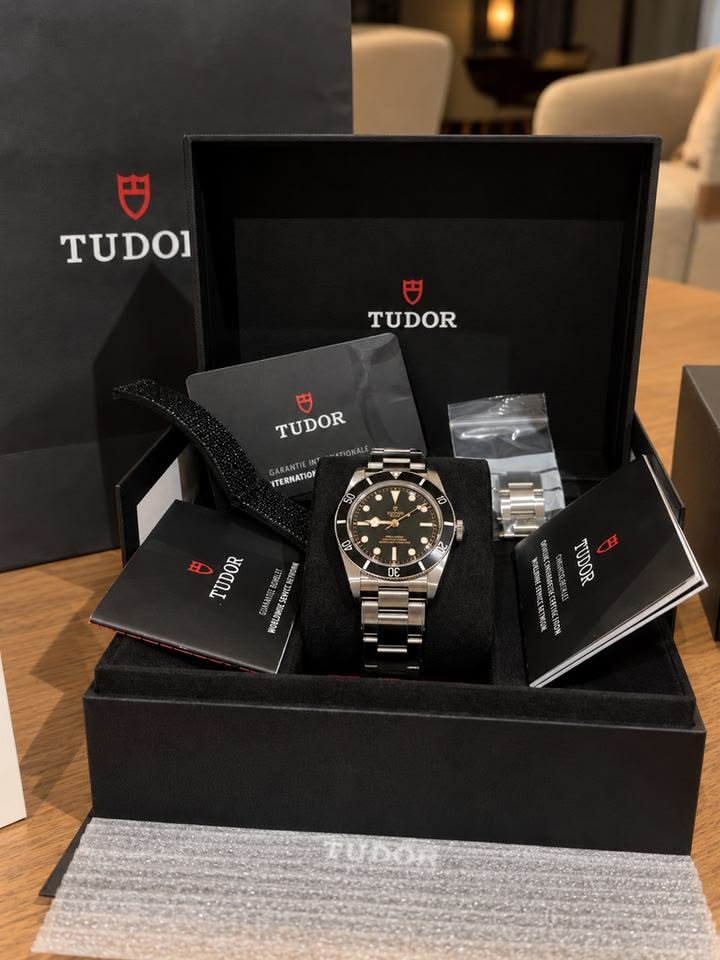 Nhận tiền ngay khi thu mua đồng hồ cũ Tudor Ba Đình. 1