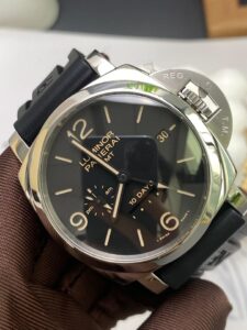 Nhận biết cửa hàng uy tín thu mua đồng hồ cũ Panerai. 1