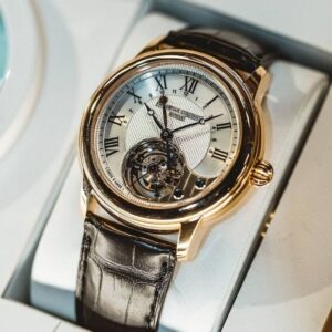 Truy lùng gắt gao đồng hồ Frederique Constant cũ Vĩnh Phúc 2
