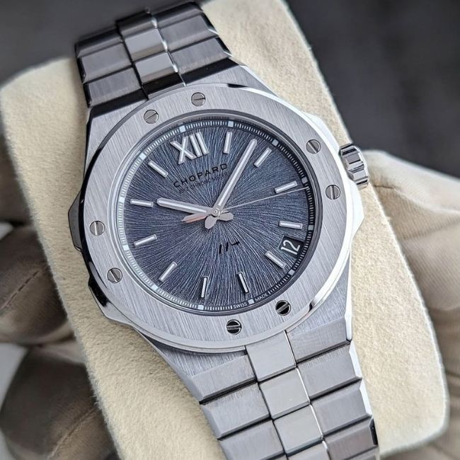 Thanh lý đồng hồ Chopard minh bạch, không lo bị ép giá tại Đồng hồ Minh Triệu. 2