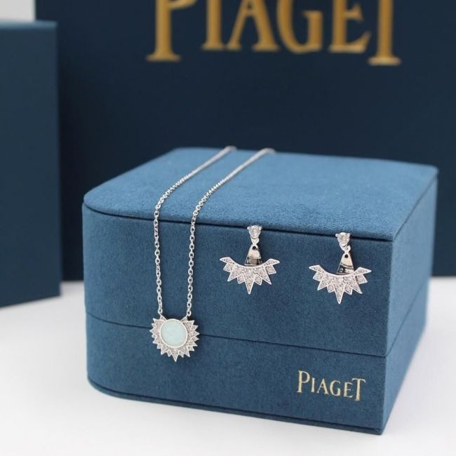 Dịch vụ thu mua mặt dây chuyền Piaget cũ chuyên nghiệp 2
